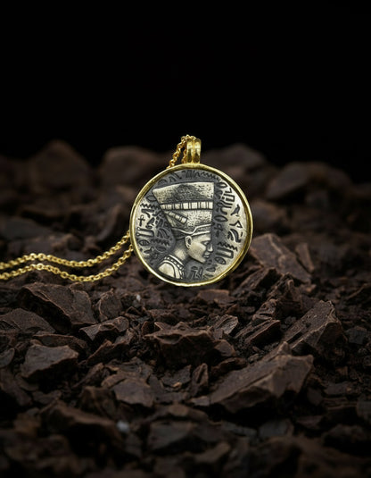 The 925 Nefertiti necklace