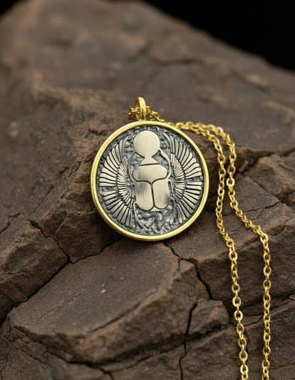 Mısır Böceği kolyesi